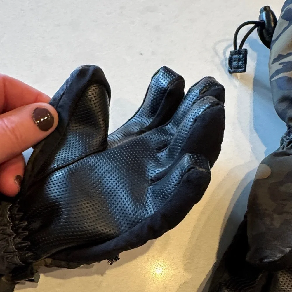 Dakine Kids Mittens - Black and Brown Camouflage
